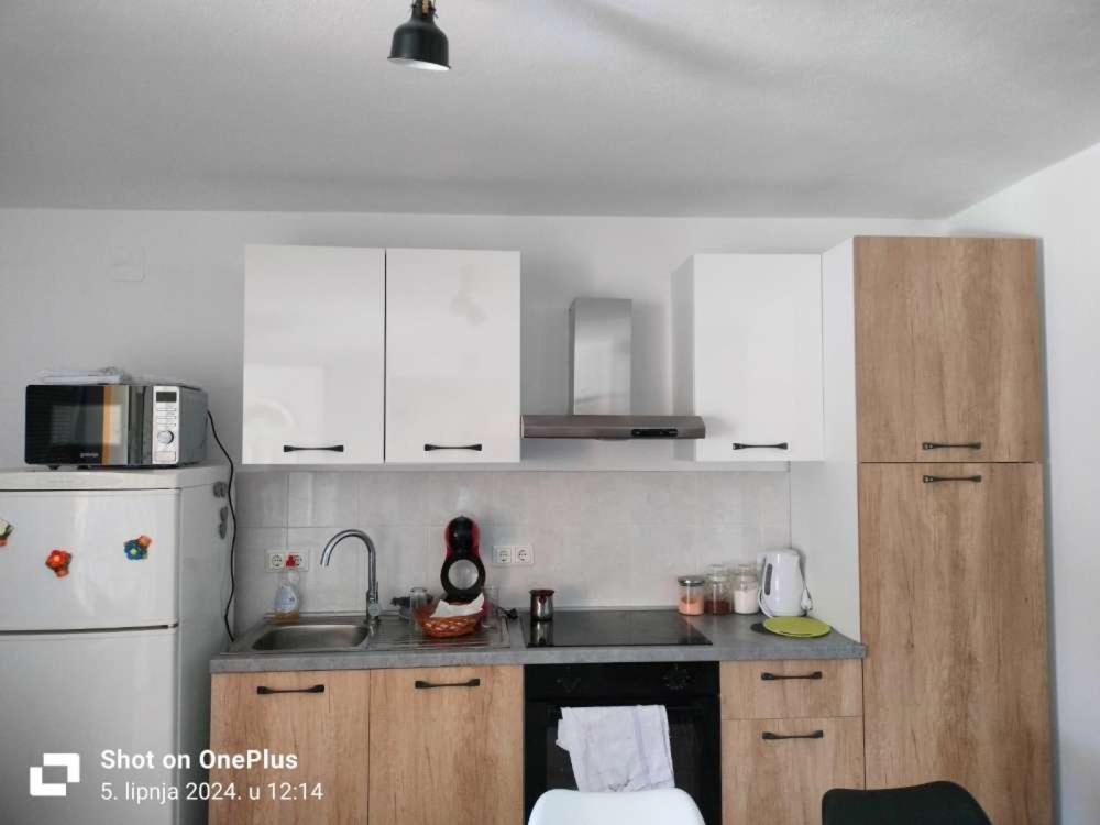 Apartmani Lipa Rtina Esterno foto