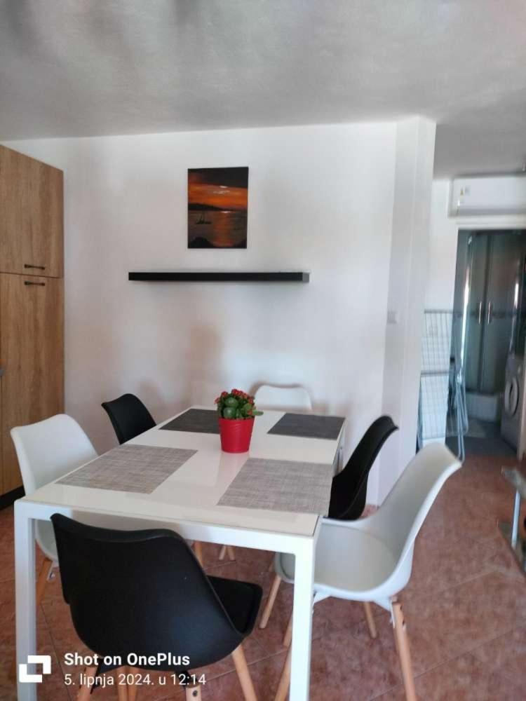 Apartmani Lipa Rtina Esterno foto